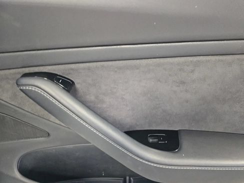 Used 2018 Tesla Model 3 Long Range RWD image 8