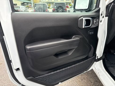 Certified 2024 Jeep Wrangler Unlimited Sport AWD/4WD image 18