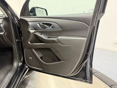 Used 2021 Chevrolet Traverse Premier w/ Redline Edition image 24