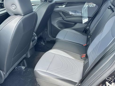New 2026 Volkswagen Tiguan SE R-Line AWD/4WD image 9