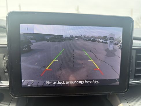 Used 2022 Ford Explorer XLT w/ Equipment Group 202A image 27