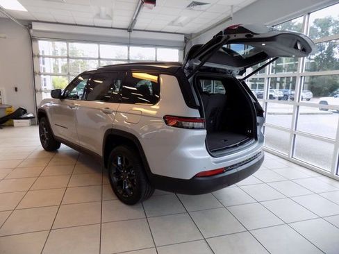 New 2025 Jeep Grand Cherokee L Limited w/ Trailer Tow Package image 7