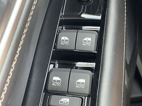 Used 2024 Jeep Wagoneer Series III image 16