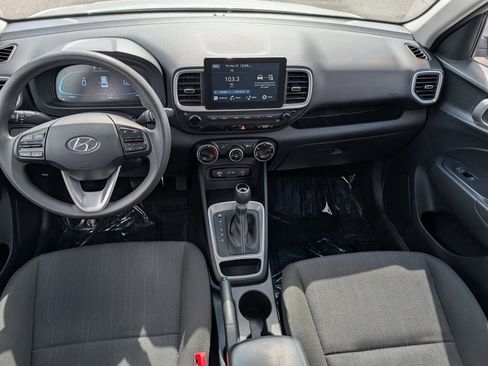 Certified 2023 Hyundai Venue SE image 13