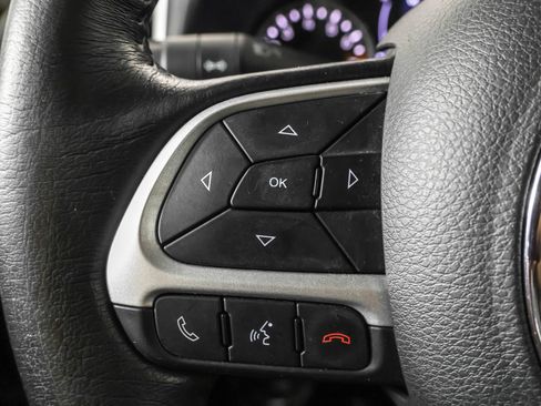 Used 2018 Jeep Renegade Latitude w/ Safety & Security Group AWD/4WD image 25