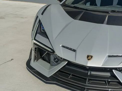 Used 2024 Lamborghini Revuelto image 33