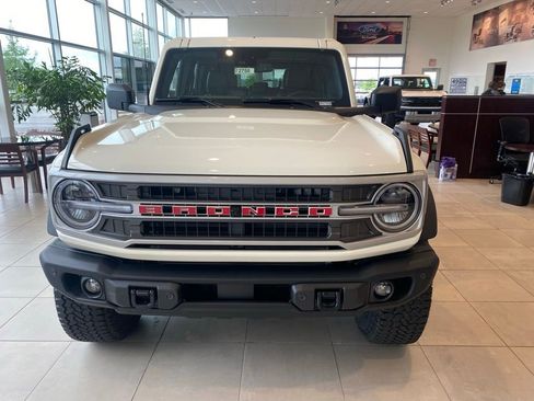 New 2026 Ford Bronco Outer Banks w/ Sasquatch Package image 2