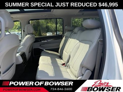 Used 2022 Jeep Wagoneer Series III w/ Premium Group I AWD/4WD image 3