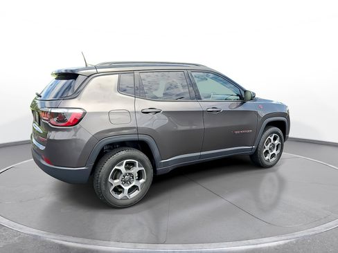 Used 2022 Jeep Compass Trailhawk w/ Trailhawk Convenience Group AWD/4WD image 8