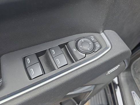 Used 2025 GMC Sierra 1500 Elevation w/ Preferred Package image 7