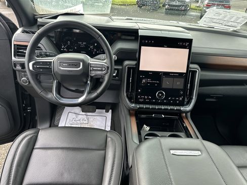 Used 2025 GMC Yukon XL Denali image 13