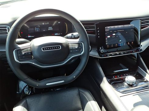 Used 2024 Jeep Wagoneer Series II image 13