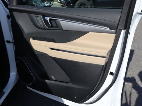 Used 2026 Buick Enclave Preferred w/ LPO, Floor Liner Package image 38