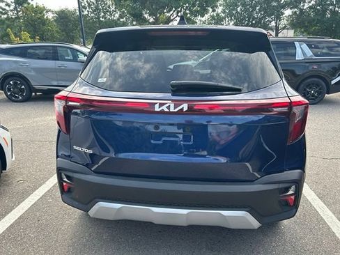 Certified 2026 Kia Seltos LX FWD image 4