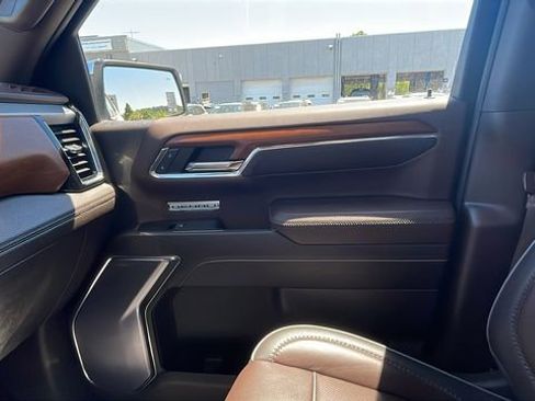 Used 2023 GMC Sierra 1500 Denali w/ Denali Reserve Package AWD/4WD image 11