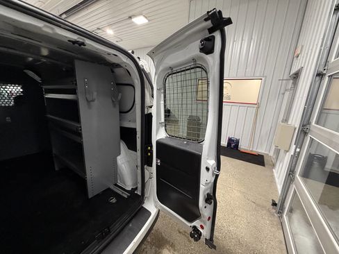 Used 2018 RAM ProMaster City Tradesman SLT image 8