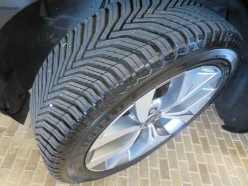 Used 2020 Land Rover Range Rover Evoque SE AWD/4WD image 11