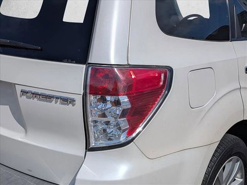 Used 2012 Subaru Forester 2.5X Limited AWD/4WD image 17