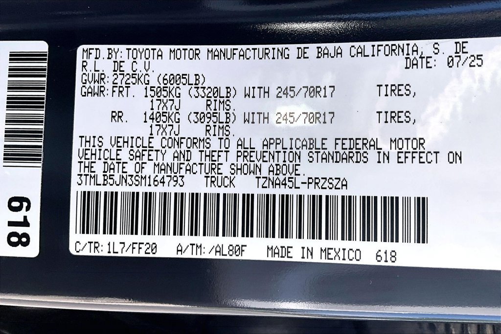 Used 2025 Toyota Tacoma SR5 AWD/4WD image 29