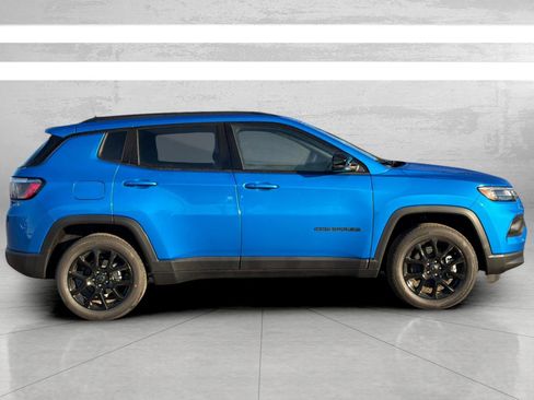 New 2026 Jeep Compass Latitude image 4