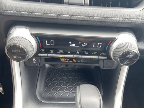 Certified 2020 Toyota RAV4 LE AWD/4WD image 19
