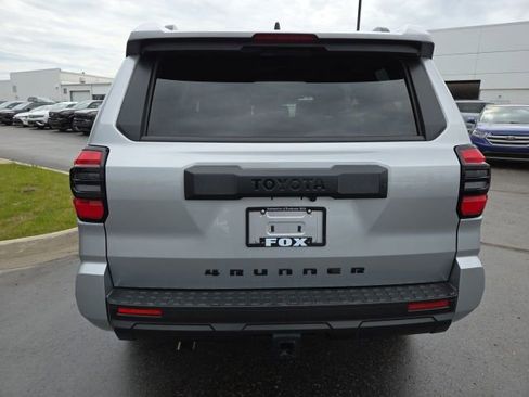 Used 2025 Toyota 4Runner SR5 AWD/4WD image 5