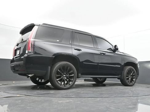 Used 2020 Cadillac Escalade Luxury w/ Escalade Sport Edition AWD/4WD image 46