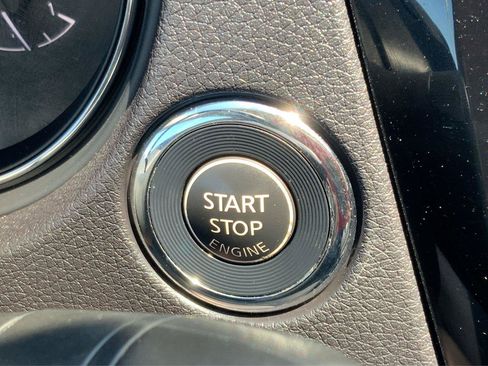 Used 2017 Nissan Rogue SV FWD image 33