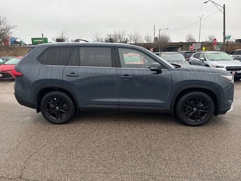 Used 2024 Toyota Grand Highlander AWD Hybrid image 12