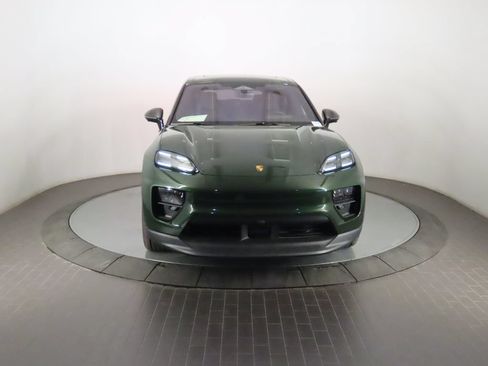Certified 2025 Porsche Macan 4S Electric AWD/4WD image 10