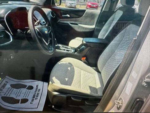 Used 2019 Chevrolet Equinox LS image 9