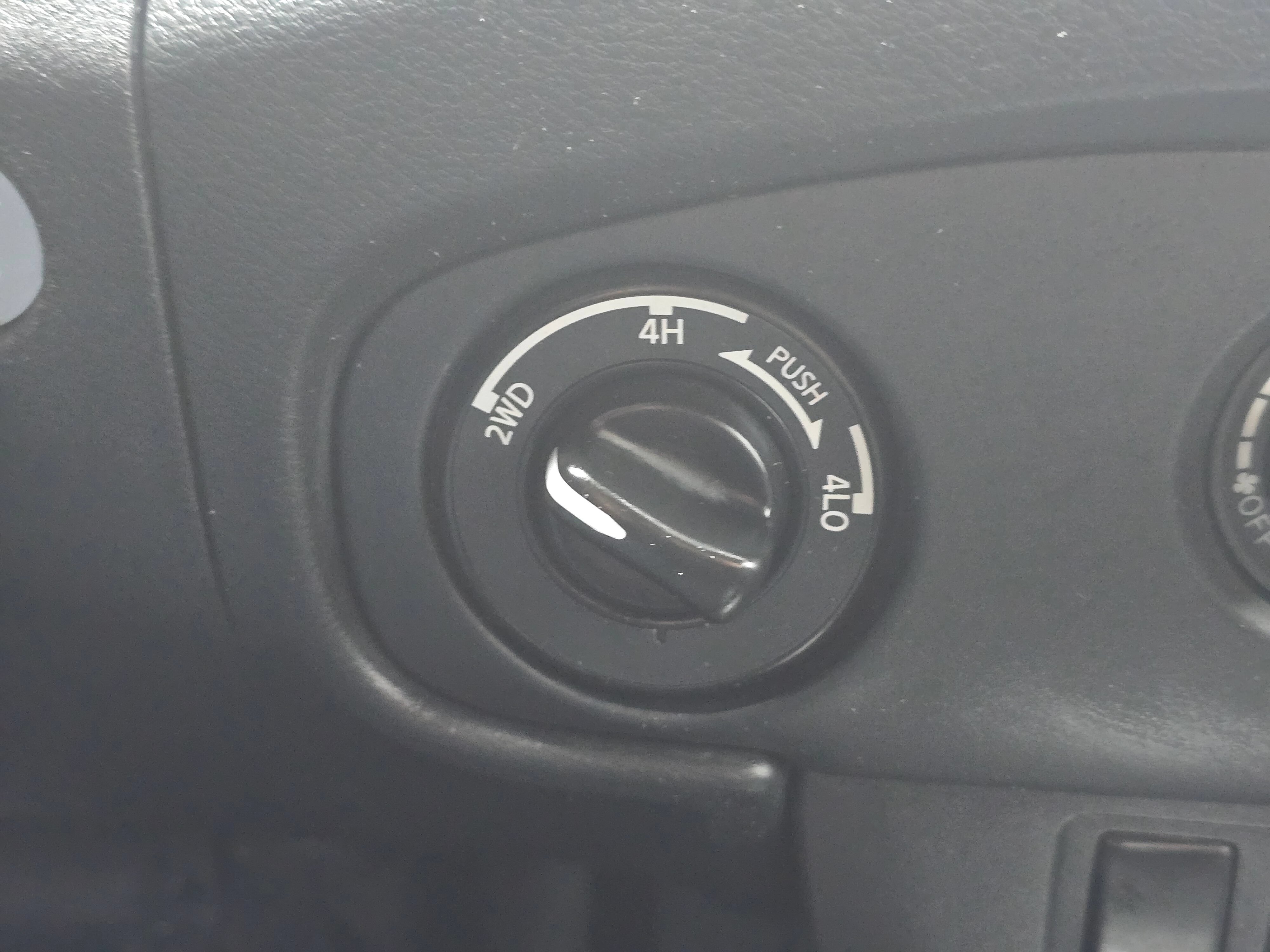 Used 2022 Nissan Frontier SV AWD/4WD image 30
