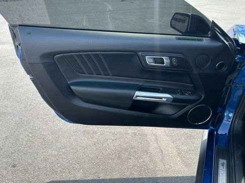 Used 2022 Ford Mustang GT Premium w/ Black Accent Package RWD image 16