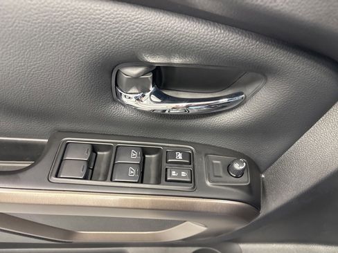 Used 2024 Nissan Titan SV w/ SV Bronze Edition Package image 28