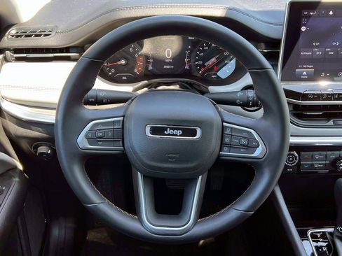 Certified 2022 Jeep Compass Limited image 9