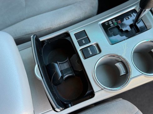 Used 2012 Toyota Highlander FWD image 99