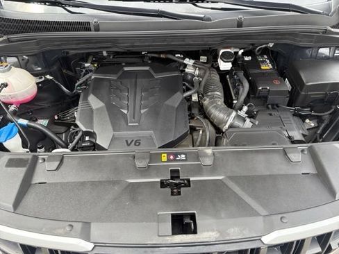 Used 2024 Kia Carnival LX FWD image 30