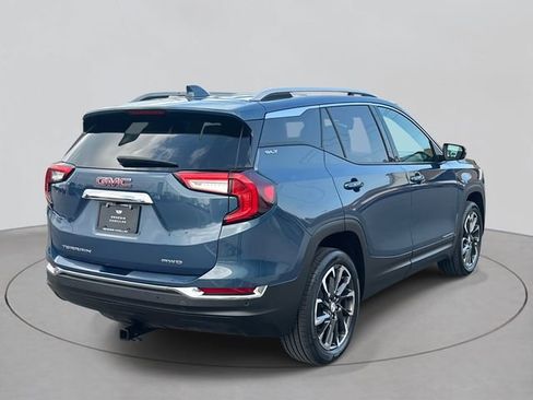 Used 2024 GMC Terrain SLT w/ LPO, Floor Liner Package image 5