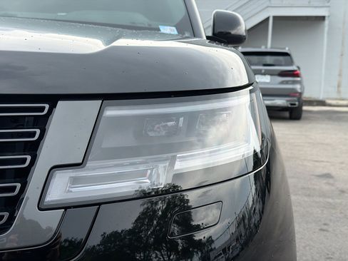New 2026 Land Rover Range Rover SE AWD/4WD image 9