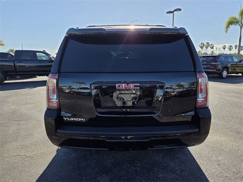 Used 2017 GMC Yukon SLT w/ Open Road Package image 10