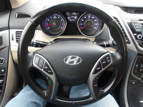 Used 2016 Hyundai Elantra Value Edition FWD image 14