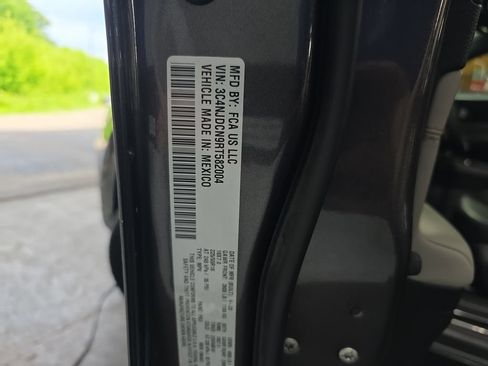 Used 2024 Jeep Compass Limited AWD/4WD image 35