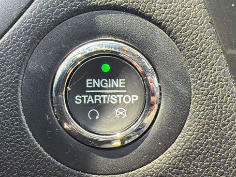 Used 2019 Ford Explorer XLT w/ Equipment Group 202A FWD image 11