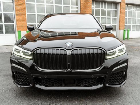 Used 2022 BMW 750i xDrive w/ Executive Package image 55