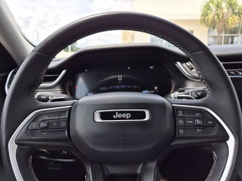 Used 2024 Jeep Grand Cherokee L Laredo w/ Luxury Tech Group I AWD/4WD image 26