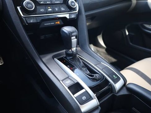 Used 2020 Honda Civic Touring image 23