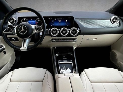 Used 2024 Mercedes-Benz GLA 250 4MATIC image 7