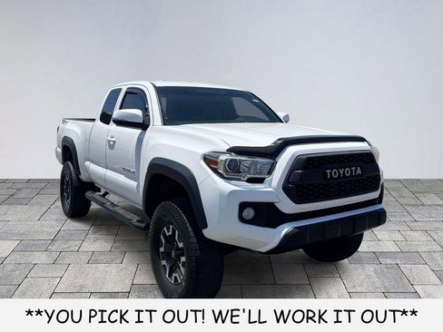 Used 2017 Toyota Tacoma TRD Off-Road w/ Tow Package AWD/4WD image 1