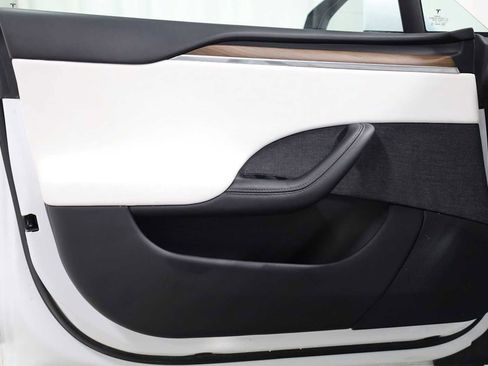 Used 2023 Tesla Model S image 16