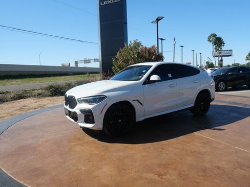 Used 2023 BMW X6 M50i w/ Executive Package image 5